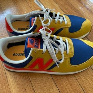New with Tags, New Balance 420s sneakers, women’s size 9